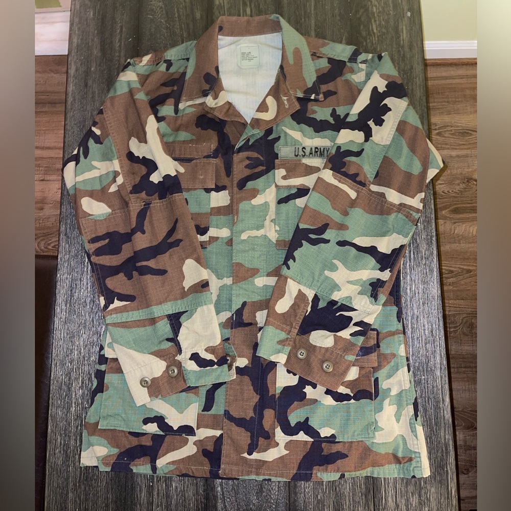 Men’s U.S. Army Issued Hot Weather Woodland Camouflage Pattern Combat Coat